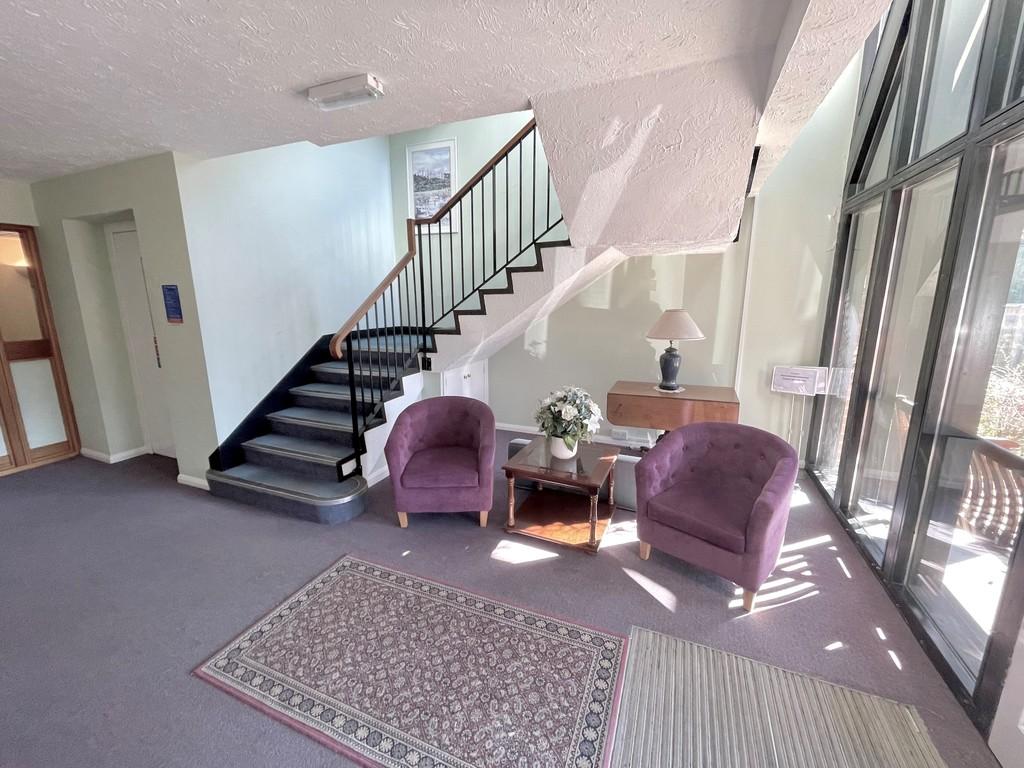 20 Chermont Court Communal Entrance