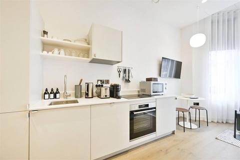 Studio to rent, Philbeach Gardens, Kensington, Earl's Court, Chelsea, Hammersmith, London SW5 9DY