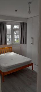 1 bedroom in a house share to rent, Ovesdon Avenue, Harrow HA2