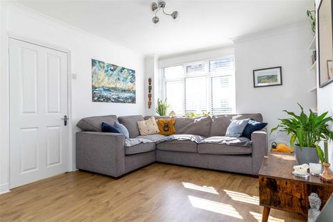 8 Archibald Road, Worthing, BN11 2SL