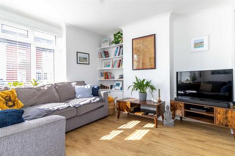 8 Archibald Road, Worthing, BN11 2SL