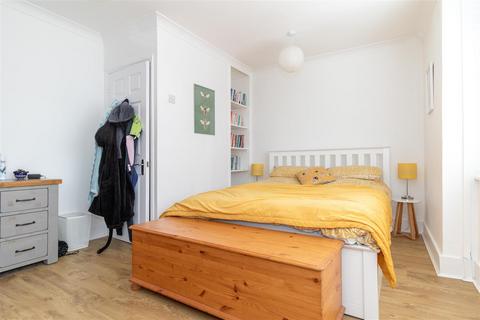 8 Archibald Road, Worthing, BN11 2SL