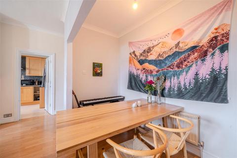 Flat 6, Oakleigh Bridge Road, Leigh Woods, Bristol, BS8 3PB