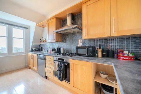 Flat 6, Oakleigh Bridge Road, Leigh Woods, Bristol, BS8 3PB