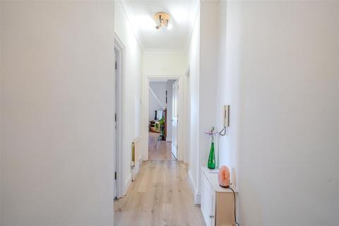 Flat 6, Oakleigh Bridge Road, Leigh Woods, Bristol, BS8 3PB
