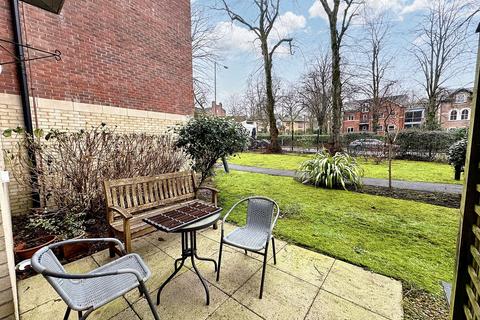 1 bedroom flat for sale, Broadfield Court, Park View Road, Prestwich