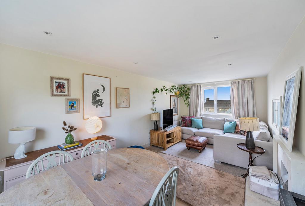 Sitting/Dining Room