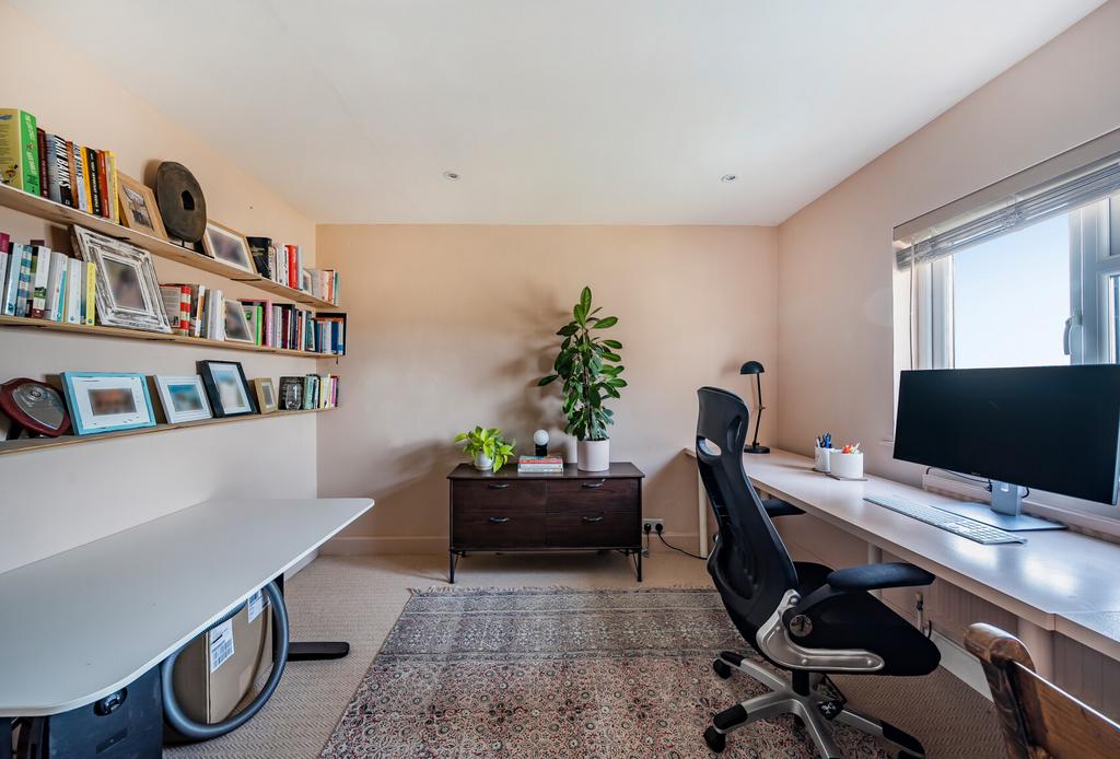Bedroom/Study