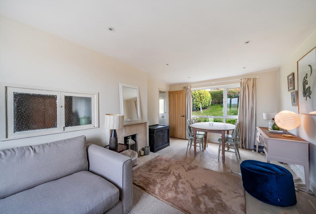 Sitting/Dining Room
