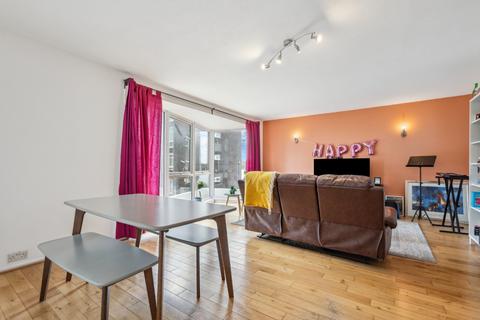 2 bedroom flat for sale, Rosebank, Holyport Road, London