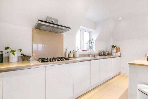 3 bedroom apartment to rent, 1 Guardhouse Way, London