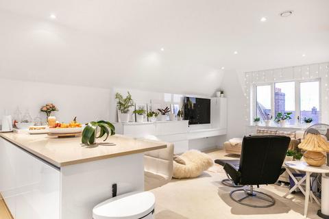 3 bedroom flat to rent, Guardhouse Way, London, NW7