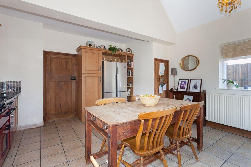 Dining kitchen