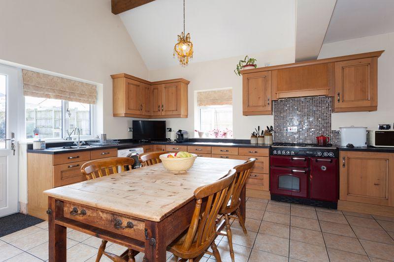 Dining kitchen