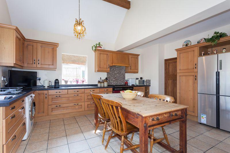 Dining kitchen