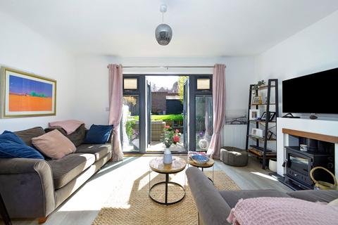 38 Cherry Tree Lane, Ewhurst, Cranleigh, GU6 7GG