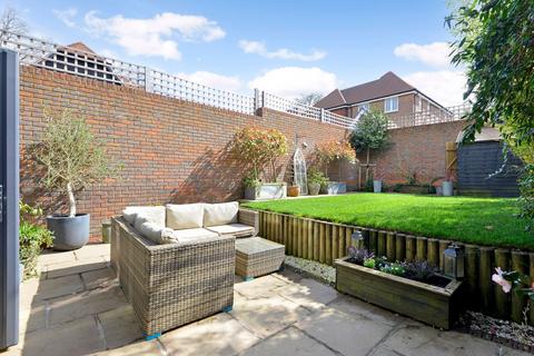 38 Cherry Tree Lane, Ewhurst, Cranleigh, GU6 7GG