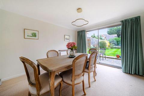 7 Raglan Court, South Croydon, CR2 6NT