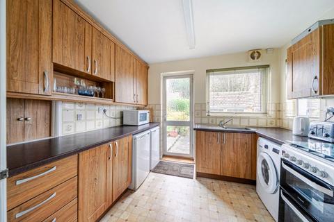 7 Raglan Court, South Croydon, CR2 6NT