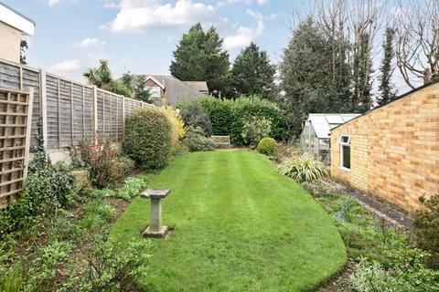 7 Raglan Court, South Croydon, CR2 6NT