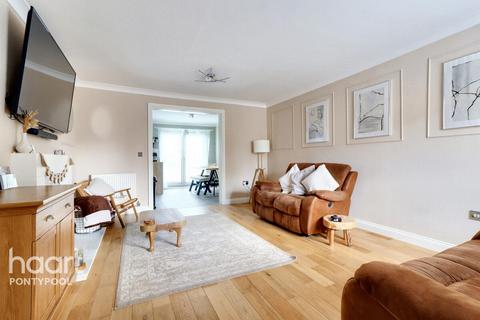 2 Avalon Place, Tranch, Pontypool, NP4 6ES