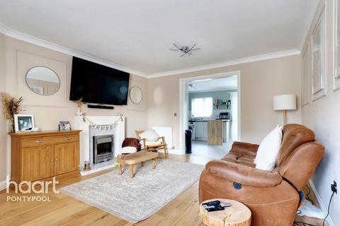 2 Avalon Place, Tranch, Pontypool, NP4 6ES