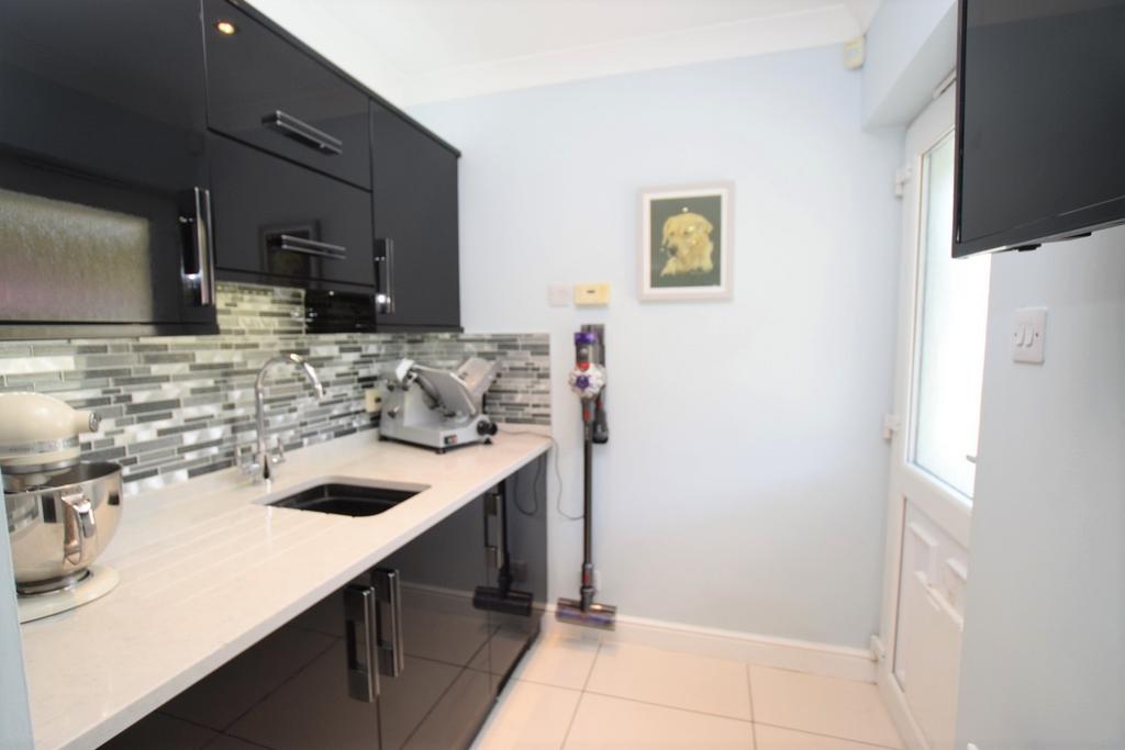 6 Turnberry Avenue, Dumfries, DG1 4 GY - Grieve Gri