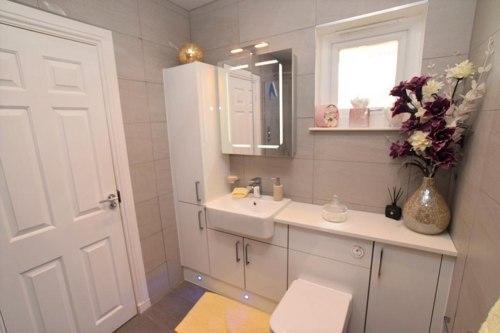 6 Turnberry Avenue, Dumfries, DG1 4 GY - Grieve Gri
