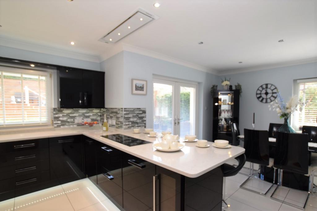 6 Turnberry Avenue, Dumfries, DG1 4 GY - Grieve Gri