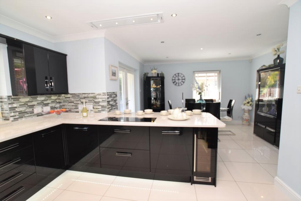 6 Turnberry Avenue, Dumfries, DG1 4 GY - Grieve Gri