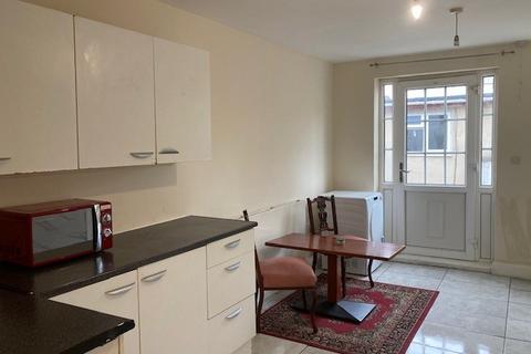 5 bedroom semi-detached house to rent, Iffley Road, Oxford OX4