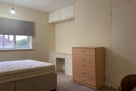 5 bedroom semi-detached house to rent, Iffley Road, Oxford OX4