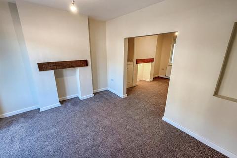 2 bedroom end of terrace house for sale, Llwyn Road, Oswestry