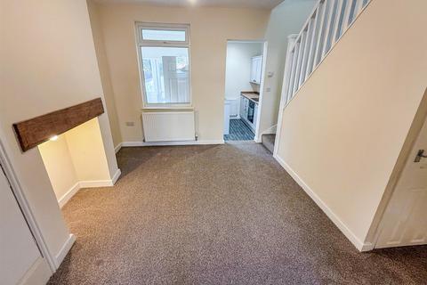 2 bedroom end of terrace house for sale, Llwyn Road, Oswestry
