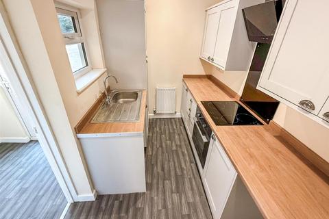 2 bedroom end of terrace house for sale, Llwyn Road, Oswestry