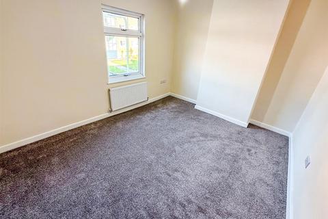 2 bedroom end of terrace house for sale, Llwyn Road, Oswestry