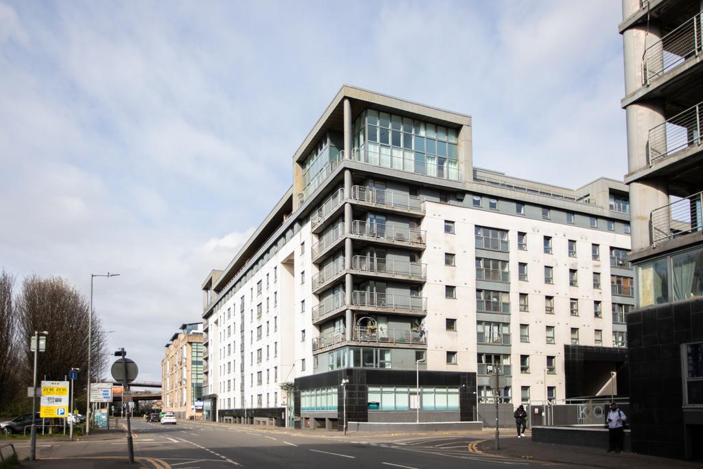 Wallace Street, Glasgow G5 bed flat for sale £114,000