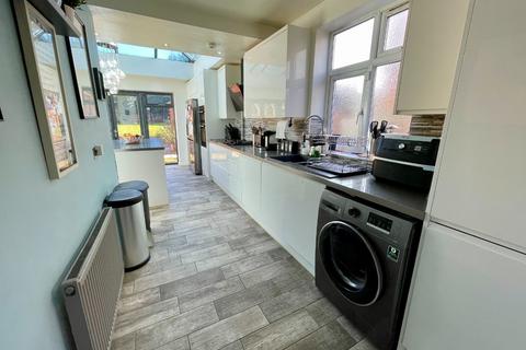 7 Clevedon Road, Luton, LU2 9EB