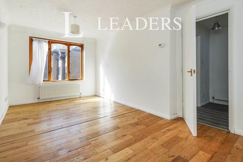 3 bedroom townhouse to rent, Preston Village Mews