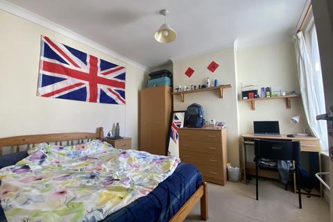 4 bedroom terraced house to rent, Eton Road, Southsea