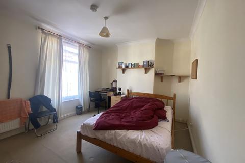 4 bedroom terraced house to rent, Eton Road, Southsea