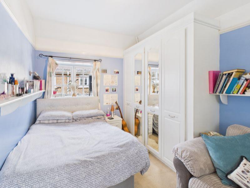 Snug/playroom