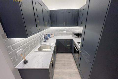 Studio to rent, Apartment 9, Centaur House, Great George Street, Leeds, LS1 3LA