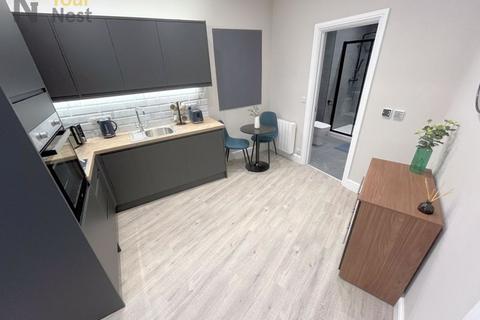 Studio to rent, Apartment 16, Centaur House, Great George Street, Leeds, LS1 3LA