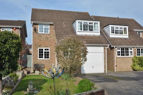 19 Henrietta Road, Thame, OX9 3TJ