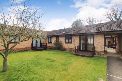 1 bedroom semi-detached bungalow for sale, Walcourt Road, Bedford MK42