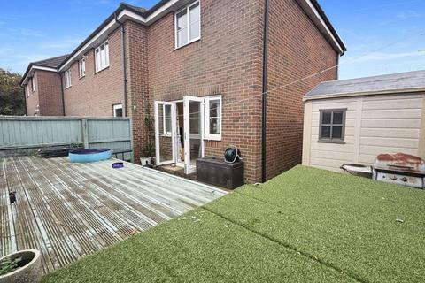 undefined, Prior Crescent, Newport PO30