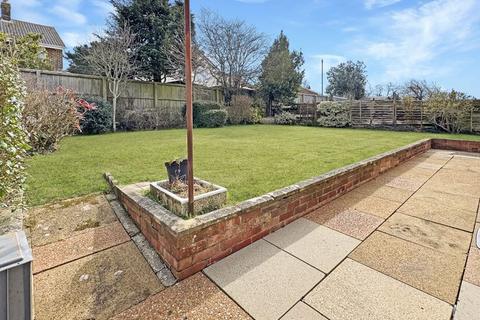 2 bedroom bungalow for sale, Venner Avenue, Cowes PO31