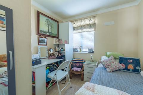 38 Hilltop Road, Rochester, ME2 4QJ
