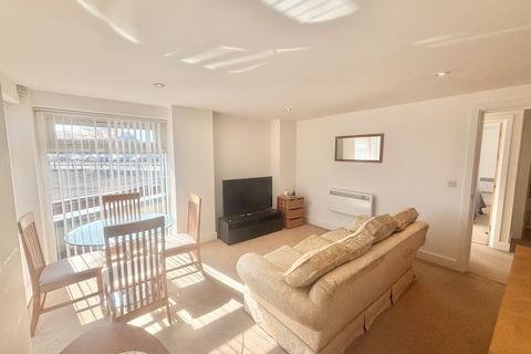 2 bedroom apartment to rent, Altamar, Kings Road, Swansea